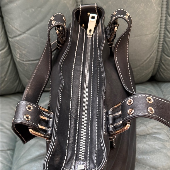 Marc Jacobs Black Leather Shoulder Bag - Picture 6 of 15